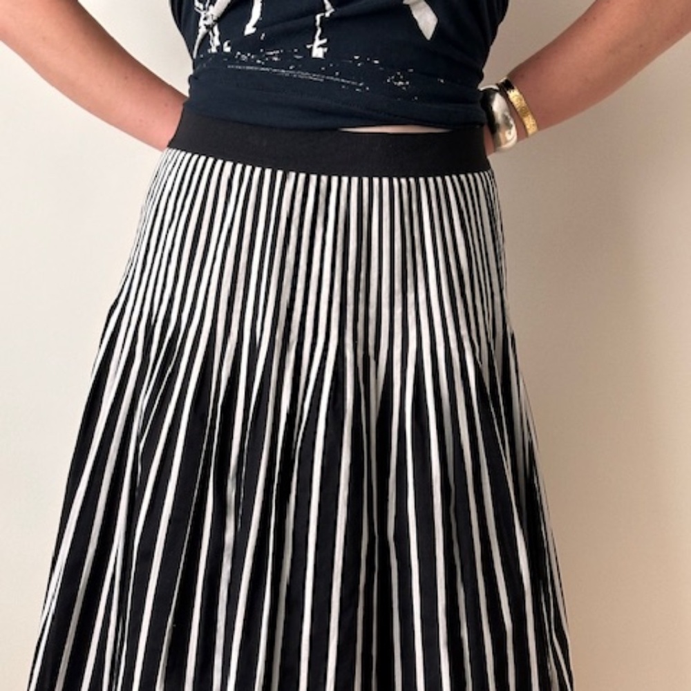 MAEVE cotton skirt - classic and timeless